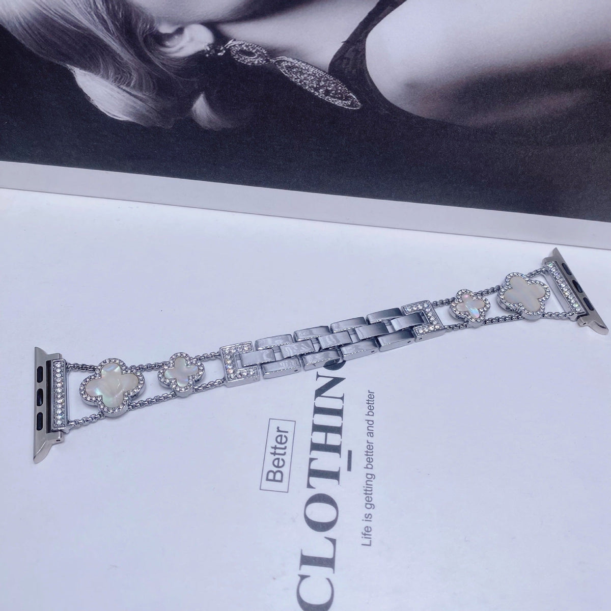 Comfortable clasp feature of watch band image 8