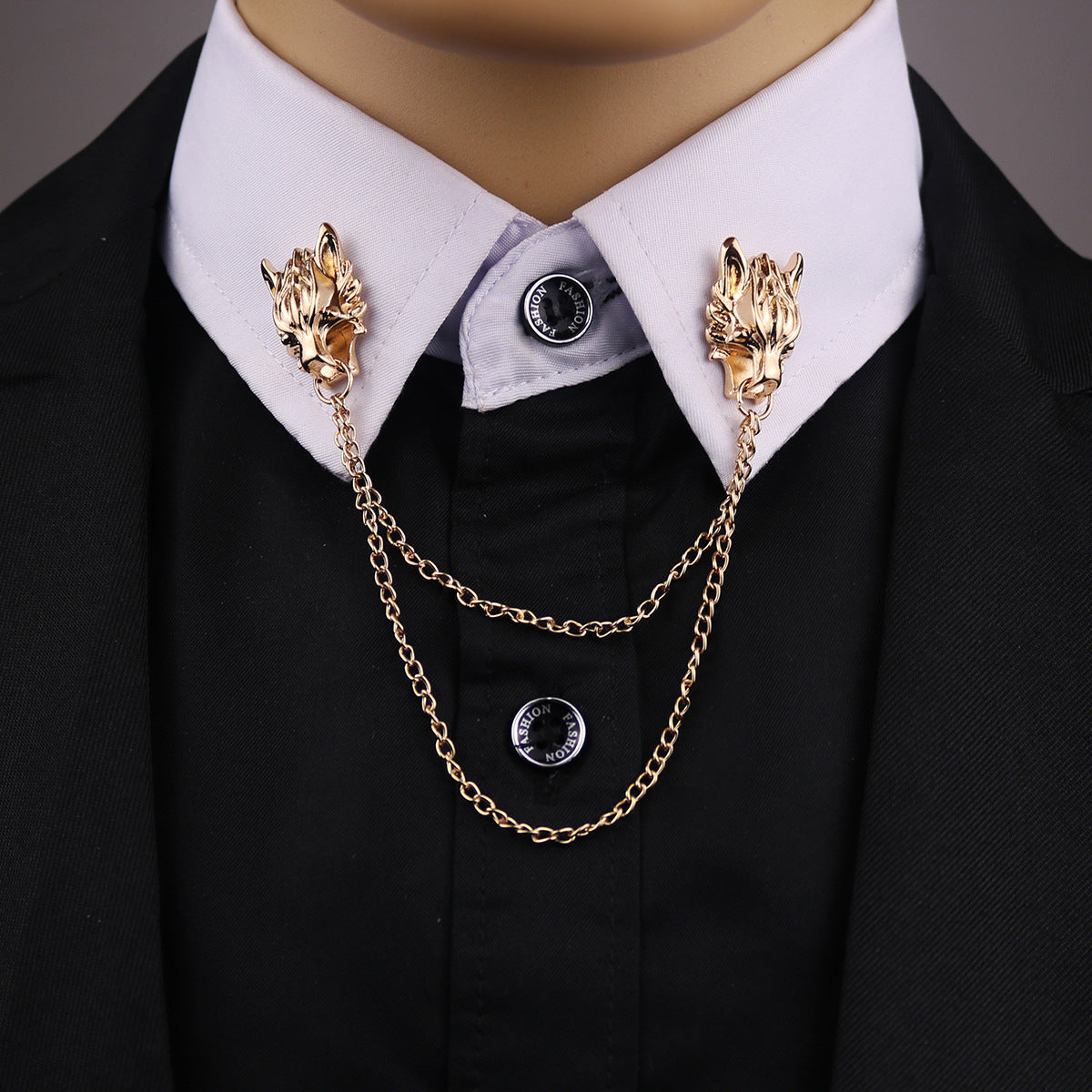 Stylish Alloy Wolf Head Brooch Image 1
