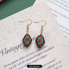 Traditional and modern blend in earrings