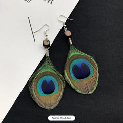 Vintage chic earrings in display image 3