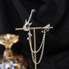 Multiple colour variants of baroque accessory