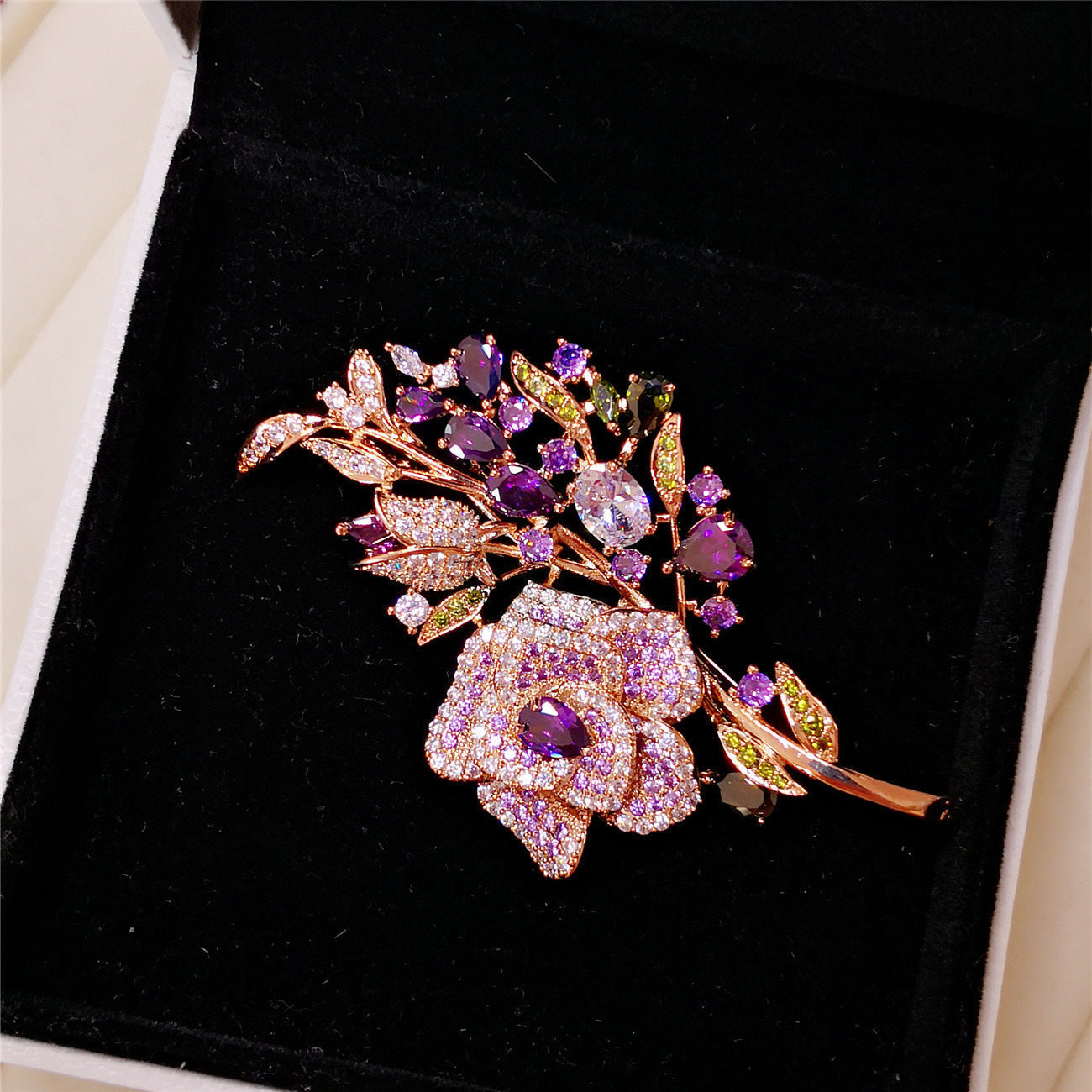 Gift-ready floral accessory for special occasions