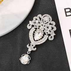 Elegant Vintage Floral Brooch Pin image 7