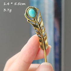 Stylish brooch for men and women