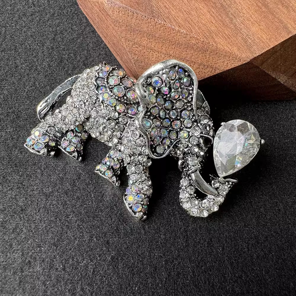 Durable Alloy Brooch for Long Lasting Wear - Image 3