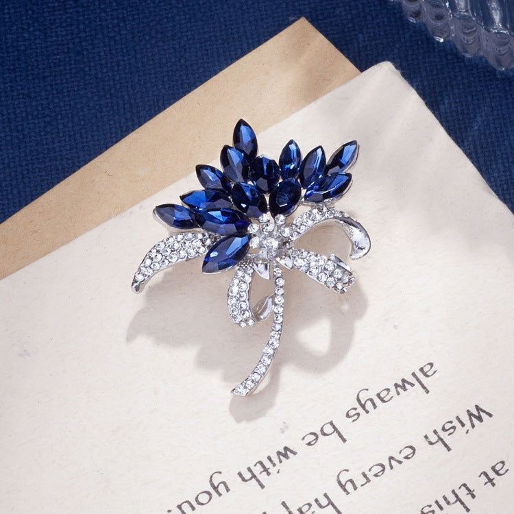 Trendy women's brooch image 4