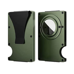 Stylish use of compact wallet on the go