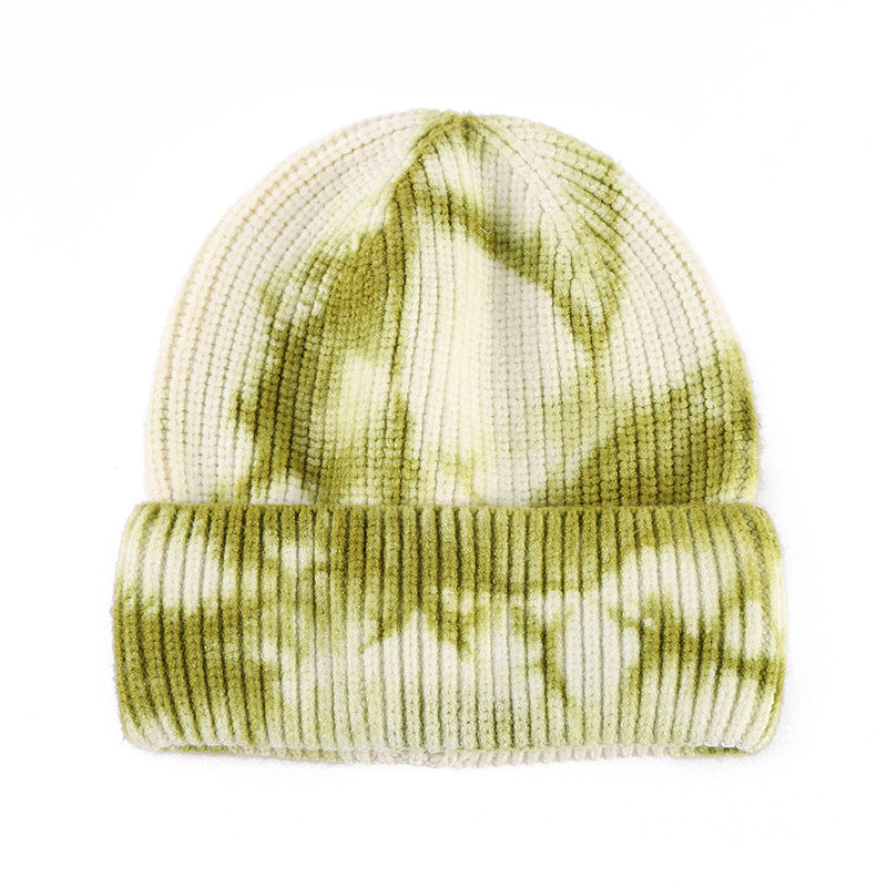 Magenta knitted beanie for men and women