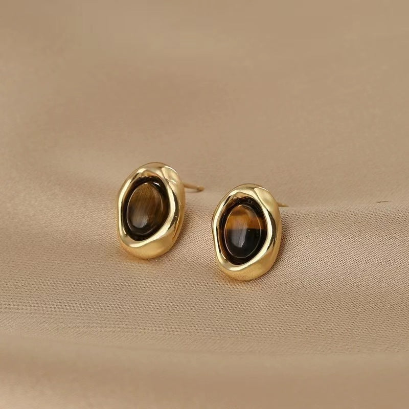 Elegant earrings perfect for gifting
