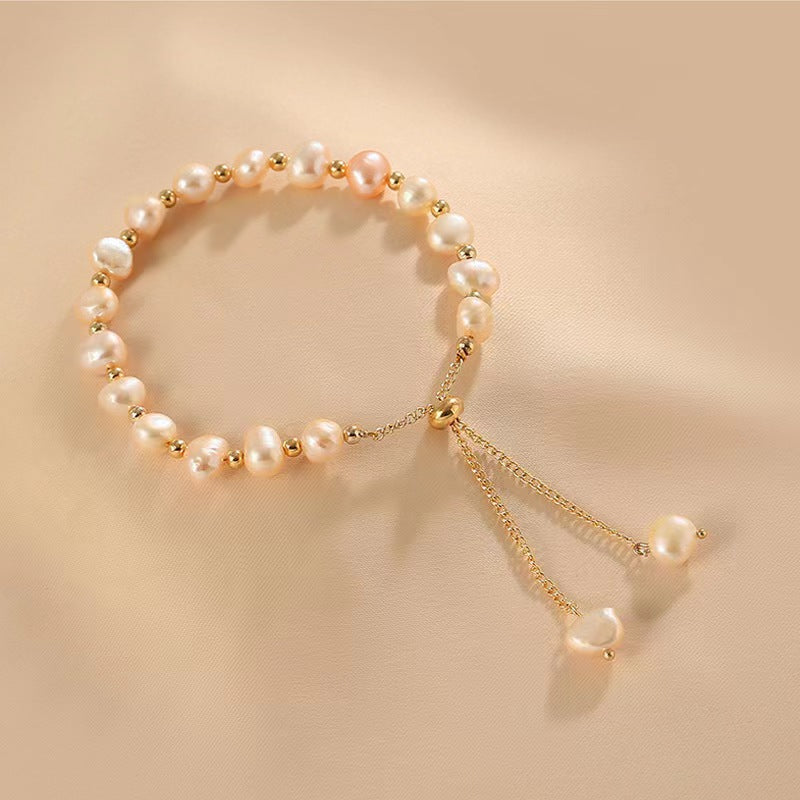 Lightweight bracelet featuring luxurious faux pearls