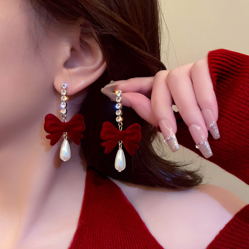 Trendsetting burgundy earrings for fall 2023