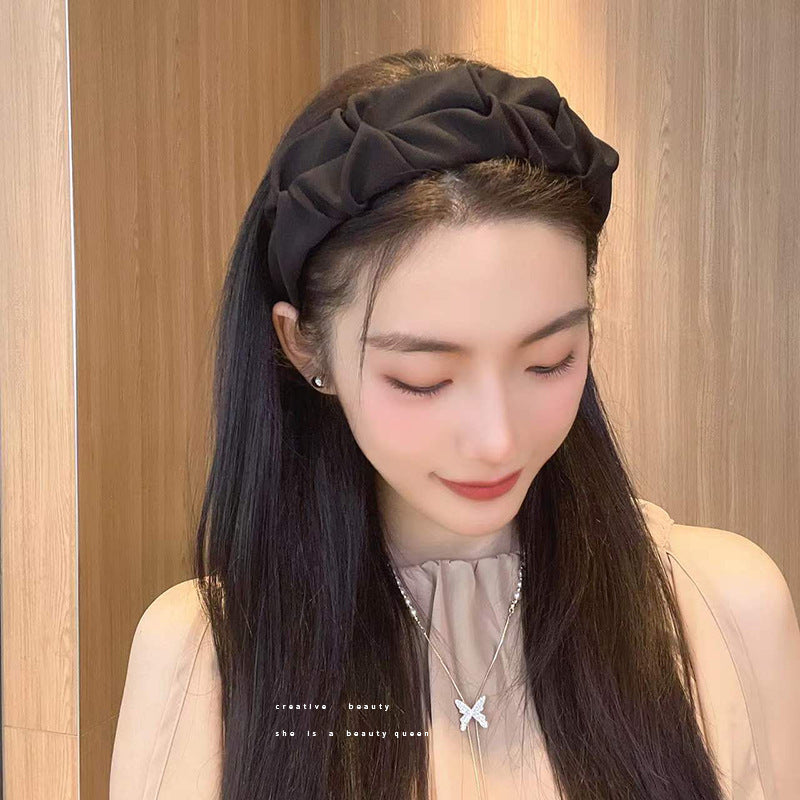 Stylish wrinkled wide hairband in khaki colour