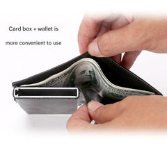 Lightweight RFID wallet in a lifestyle setting