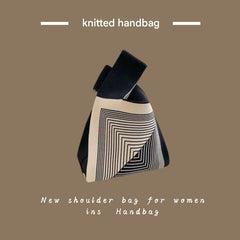 Knitted tote bag with stripe pattern