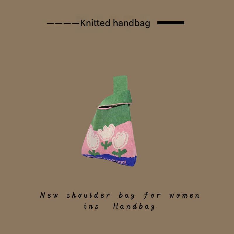 Stylish knitted tote bag in floral design