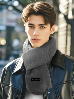 Versatile knitted scarf suitable for all occasions