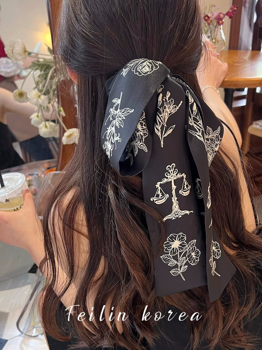 Elegant bow-knot hair tie in beige