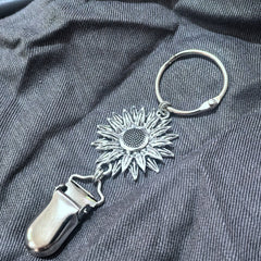 Multi-Purpose Travel Hat Clip front view